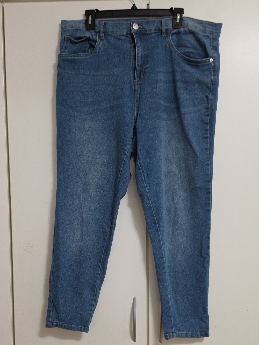 Slim High-Rise Women’s Skinny Jeans in Medium Blue